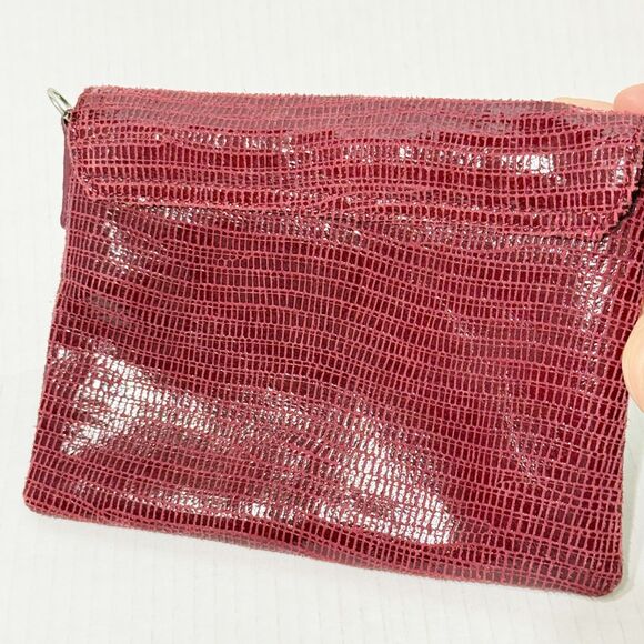Travel Smith Crossbody Soft Leather Purse Red Lizard Emboss Chain Card Slots - Picture 2 of 9